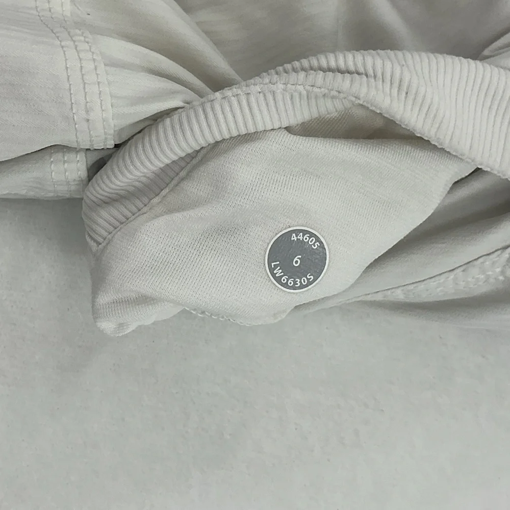 Lululemon Athletica Cream Capris 633